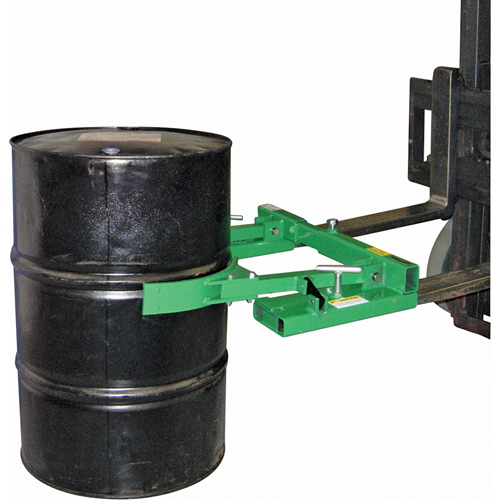 Manipulateur de baril m&eacute;canique Auto-Grip actionn&eacute; par gravit&eacute;, Pour 30 - 85 gal. US (25 - 70 gal. imp.) Absolute Business Supply