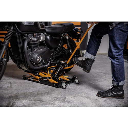 Cric pour VTT et motos, 0,75 tonnes Capacit&eacute;, 4-2/3" Abaiss&eacute;e, 14-1/2" &eacute;lev&eacute;e, Hydraulique &agrave; main Absolute Business Supply