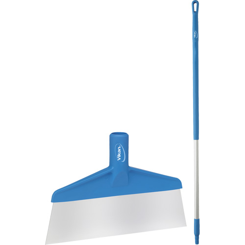 Grattoir &agrave; plancher avec manche, Bleu, 9-3/5" la x 55-9/10" lo Absolute Business Supply