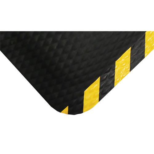 Tapis Hog Heaven, Losange, 4-4/5' x 8' x 7/8", Noir/Jaune, Nitrile Absolute Business Supply