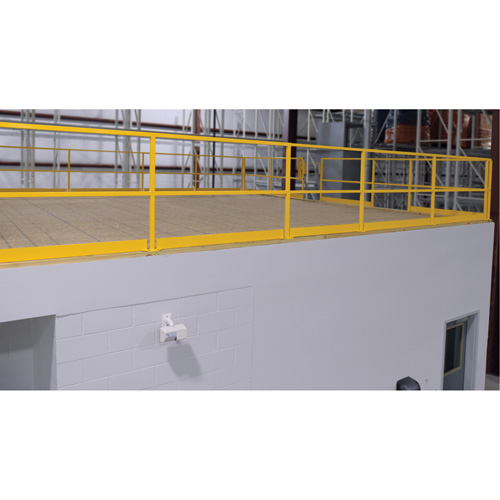 Barri&egrave;re de s&eacute;curit&eacute; pour mezzanine, 68-1/2" lo x 42" ha, 80-1/16" &eacute;lev&eacute;e, Jaune Absolute Business Supply