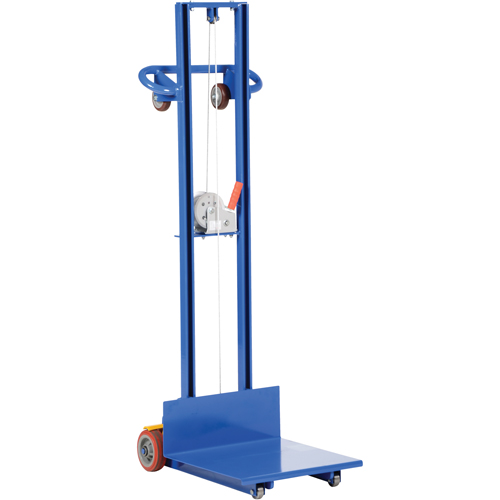 Empileur &agrave; plateforme, M&eacute;canisme Treuil manuel, Capacit&eacute; de 400 lb, Levage max de 58" Absolute Business Supply