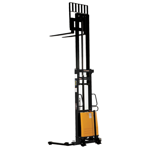 Gerbeur pour chariot &eacute;l&eacute;vateur, Fonctionnement &eacute;lectrique, Capacit&eacute; 2000 lb, Lev&eacute;e max 137" Absolute Business Supply