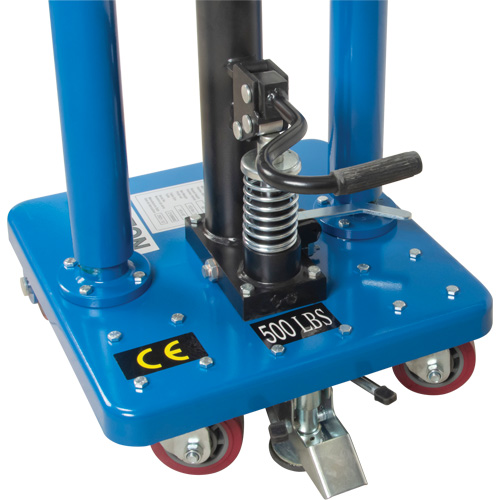 Table de travail hydraulique, 18'' lo x 18'' la, Acier, Capacit&eacute; 500 lb Absolute Business Supply