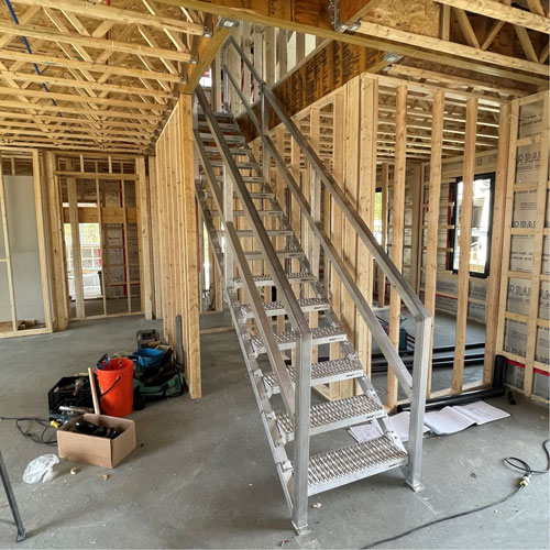 Escalier Smartstairs t&eacute;lescopique &agrave; 3-5 marches en aluminium Absolute Business Supply