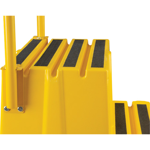 Escabeau industriel, 4 marches, 44" x 22-1/4" x Hauteur 65-1/8" Absolute Business Supply
