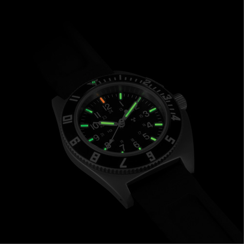Montre Steel Navigator sur ensemble bracelet en caoutchouc noir de trois morceaux, Num&eacute;rique, &agrave; piles, 41 mm, Noir Absolute Business Supply