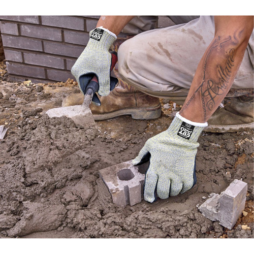 Gants r&eacute;sistants aux coupures Hero, 7/Petit, Calibre 7, ANSI/ISEA 105 niveau 4 Absolute Business Supply