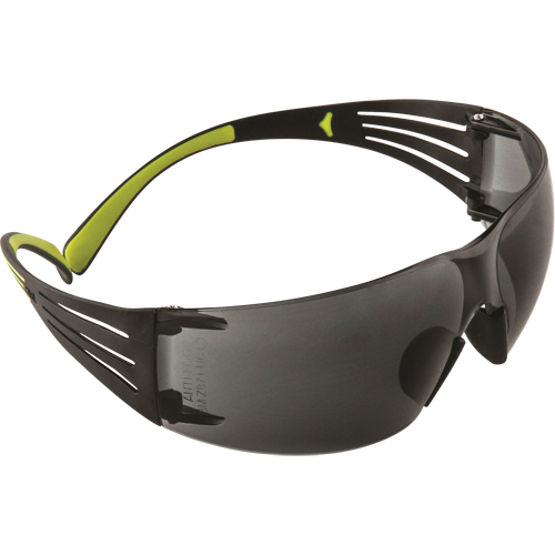 Lunettes de s&eacute;curit&eacute; SecureFit s&eacute;rie 400, Lentille Grise/fum&eacute;e, Antibu&eacute;e/Anti-&eacute;gratignures, ANSI Z87+/R&eacute;pond ou surpasse la norme CSA Z94.3 Absolute Business Supply