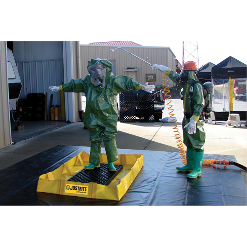 QuickBerm&reg; Lite Containment Berm, 119 gal. Capacity, 4' W x 6' L x 8" H, Snap-Up Bracket Absolute Business Supply