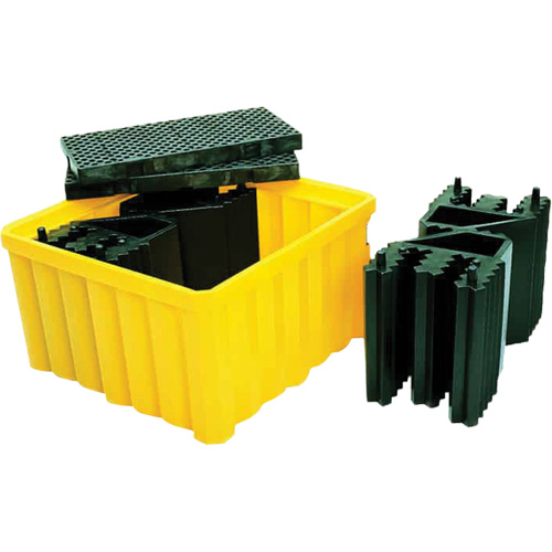 Palette antid&eacute;versement avec drain Ultra-IBC Spill Pallet , Capacit&eacute; de d&eacute;versement 400 gal. US, 58,75" x 58,75" x 33" Absolute Business Supply