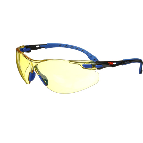 Lunettes de s&eacute;curit&eacute; Solus avec lentilles Scotchgard, Lentille Ambr&eacute;e, Antibu&eacute;e, R&eacute;pond ou surpasse la norme CSA Z94.3 Absolute Business Supply