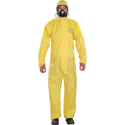 Combinaisons jetables pour usage mod&eacute;r&eacute; Microchem, Petit, Jaune, Polypropyl&egrave;ne Absolute Business Supply