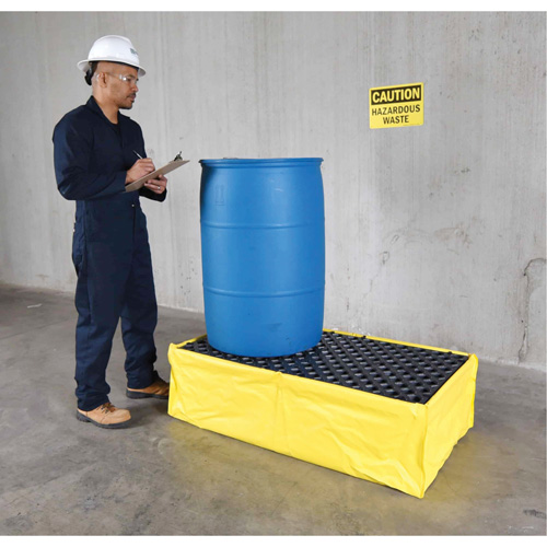 Ultra-Spill Pallet flexible, 2 barils, Capacit&eacute; de d&eacute;versement 66 gal. US, 48" x 24" x 14" Absolute Business Supply