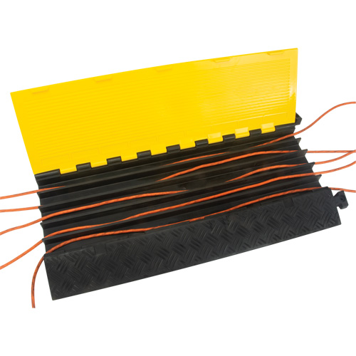 Protecteur de c&acirc;bles en polyur&eacute;thane, 5 canaux, 35,43" lo x 19,69" la x 2" h Absolute Business Supply
