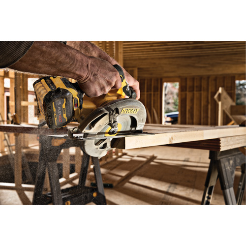 Scie circulaire sans balai Flexvolt Max avec frein &eacute;lectrique (outil seulement), 7-1/4", 60 V Absolute Business Supply