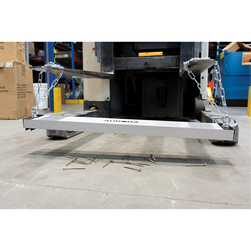 Balais de cour magn&eacute;tique, 36" la Absolute Business Supply
