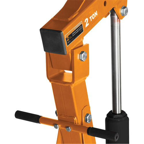 Grue escamotable pour moteur — Strongarm Absolute Business Supply