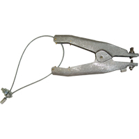 Prise de masse statique (s&eacute;rie GAT), Corps en Aluminium coul&eacute;, Pointe style cuvette en Acier inoxydable, 3 pointes Configuration, 1-1/4" Ouverture max. Absolute Business Supply