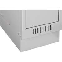 Base en retrait pour casiers &eacute;conomiques Clean Line, 2 Blocs, 4" lo x 24" la x 18" p, Gris, Acier Absolute Business Supply
