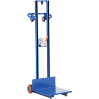Empileur &agrave; plateforme, M&eacute;canisme Treuil manuel, Capacit&eacute; de 400 lb, Levage max de 58" Absolute Business Supply