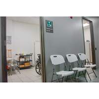 Chaises pliantes, Poly&eacute;thyl&egrave;ne, Blanc, Capacit&eacute; 350 lb Absolute Business Supply