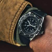 Grande montre automatique de plong&eacute;e, Num&eacute;rique, &agrave; piles, 41 mm, Noir Absolute Business Supply