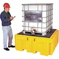 GRV Spill Pallet Plus avec drain, Capacit&eacute; de d&eacute;versement 365 gal. US, 62" x 62" x 28" Absolute Business Supply
