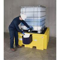 GRV Spill Pallet Plus avec drain, Capacit&eacute; de d&eacute;versement 365 gal. US, 62" x 62" x 28" Absolute Business Supply