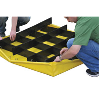 Ultra-Spill Pallet flexible, 4 barils, Capacit&eacute; de d&eacute;versement 66 gal. US, 48" x 48" x 7" Absolute Business Supply