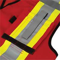 6678 Veste d'arpenteur antimicrobienne haute visibilit&eacute; avec dos en maille, Rouge, Petit, Polyester Absolute Business Supply