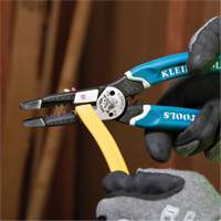 Outil polyvalent Klein-Kurve pour d&eacute;nuder, couper et sertir les fils, 8-1/4" lo, 8 - 20 AWG Absolute Business Supply