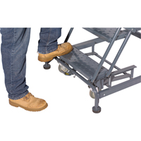 &eacute;chelles roulantes avec pied verrouillable activ&eacute; par le poids, 6 marches, Largeur de la marche 24", Hauteur de la plateforme 60", Acier Absolute Business Supply